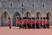 UK, Berkshire, Windsor, WINDSOR CASTLE, Changing Of The Guard ceremony, UK34271JPL