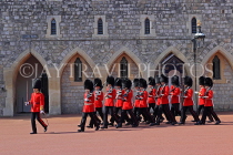 UK, Berkshire, Windsor, WINDSOR CASTLE, Changing Of The Guard ceremony, UK34272JPL