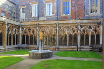 UK, Berkshire, Windsor, WINDSOR CASTLE, St George's Chapel, Dean's cloisters, UK34233JPL