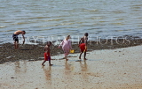 UK, Essex, Southend-On-Sea, children paddling, UK6801JPL