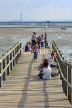 UK, Essex, Southend-On-Sea, coast view and people on small pier, UK6812JPL