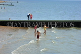 UK, Essex, Southend-On-Sea, people paddling, UK6796JPL