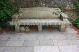 UK, Hampshire, WINCHESTER, Cathedral Close, Dean Garnier Garden, old stone bench, UK7988JPL