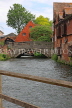UK, Hampshire, WINCHESTER, bridge over River Itchen and City Mill beyond, UK7950JPL