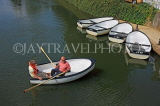 UK, Kent, TONBRIDGE, River Medway and couple boating, UK13239JPL