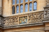 UK, Oxfordshire, OXFORD, Bodleian Library, buildings detail, coat of arms, UK13187JPL