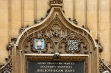 UK, Oxfordshire, OXFORD, Bodleian Library, detail on entrance facade, coat of arms, UK13186JPL