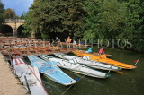 UK, Oxfordshire, OXFORD, Magdalen Bridge, River Cherwell, punts and pedal boats, punting, UK13144JPL
