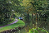UK, Oxfordshire, OXFORD, Oxford Canal, canalside path and houseboat, UK13181JPL