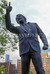 UK, Suffolk, IPSWICH, Bobby Robson statue, Portman Road, UK5871JPL