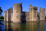UK, Sussex, Bodiam Castle and moat, UK5386JPL
