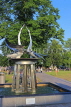 UK, Warwickshire, STRATFORD-UPON-AVON, Bancroft Gardens, Swan sculpture fountain, UK25605JPL