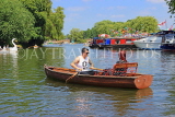 UK, Warwickshire, STRATFORD-UPON-AVON, boating on River Avon, UK25342JPL
