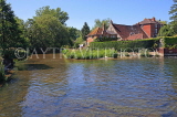 UK, Wiltshire, SALISBURY, Watermeadows, houses along River Avon, UK8161JPL