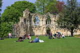 UK, Yorkshire, YORK, Museum Gardens, St Mary's Abbey ruins, people enjoying a sunny day, UK3243JPL