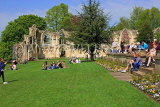 UK, Yorkshire, YORK, Museum Gardens, St Mary's Abbey ruins, people enjoying a sunny day, UK3244JPL