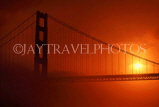 USA, California, SAN FRANCISCO, Golden Gate Bridge and sunset, US3306JPL