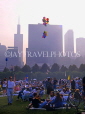 USA, Illinois, CHICAGO, Grant Park and Blues Festival crowds, Sears Tower and skyline, CHI760JPL