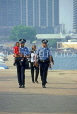 USA, Illinois, CHICAGO, Lake Shore, policemen and child, CHI870JPL
