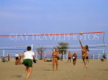 USA, Illinois, CHICAGO, volleyball game on North Avenue Beach, CHI806JPL