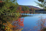USA, New England, NEW HAMPSHIRE, lake scenery in autumn, near Peterborough, US4359JPL