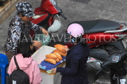Vietnam, HANOI, Old Quarter, Street Vendor, VT1169JPL