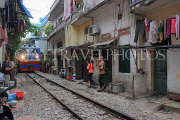 Vietnam, HANOI, Old Quarter, Train Street, train approaching, VT1129JPL