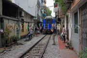 Vietnam, HANOI, Old Quarter, Train Street, train passing through, VT1135JPL