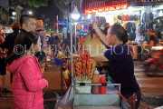 Vietnam, HANOI, Old Quarter, Weekend Night Market, food stalls, VT1447JPL