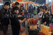 Vietnam, HANOI, Old Quarter, Weekend Night Market, food stalls, VT915JPL