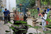 Vietnam, HANOI, Quan Thanh Temple (Tran Vu), courtyard, and worshippers, VT1642JPL