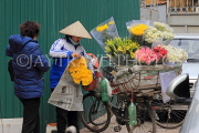 Vietnam, HANOI, Street Vendor, flower seller, VT931JPL
