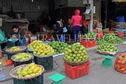 Vietnam, HANOI, outdoor market, fruit stalls, Mangoes, VT1077JPL