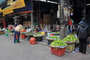 Vietnam, HANOI, outdoor market, fruit stalls, Mangoes, VT1078JPL