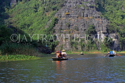 Vietnam, Ninh Binh, TAM COC, Ngo Dong River, limestone karst scenery, and tour boats, VT2065JPL