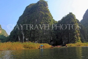 Vietnam, Ninh Binh, TAM COC, Ngo Dong River, limestone karst scenery, and tour boats, VT2066JPL