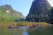 Vietnam, Ninh Binh, TAM COC, Ngo Dong River, limestone karst scenery, and tour boats, VT2067JPL