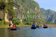 Vietnam, Ninh Binh, TAM COC, Ngo Dong River, limestone karst scenery, and tour boats, VT2068JPL