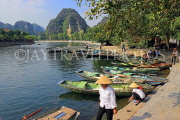 Vietnam, Ninh Binh, TAM COC, Ngo Dong River, tour boats, VT2048JPL