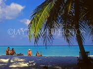 Virgin Islands (US), ST THOMAS, beach with sunbathers and coconut palm, CAR1237JPL