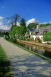 WALES, North Wales, Denbighshire, LLANGOLLEN Canal, and canalside cottages, WAL876JPL