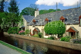WALES, North Wales, Denbighshire, LLANGOLLEN Canal, and canalside cottages, WAL885JPL