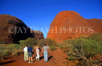 AUSTRALIA, Northern Territory, Uluru-Kata Tjuta National Park, visitors at The Olgas, AUS849JPLA