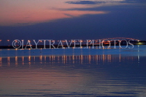 BAHRAIN, King Fahd Causeway, dusk view, BHR1287JPL