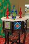 BAHRAIN, Manama, Hoora, Bahrain National Museum, furniture and glassware, BHR989JPL