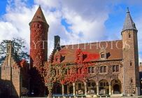 Belgium, BRUGES, ivy covered Gruuthuse building, in autumn, BEL295JPL