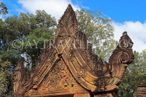 CAMBODIA, Angkor, Banteay Srei Temple, red sandstone carvings on gateways, CAM1108JPL