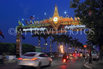 CAMBODIA, Phnom Penh, Sisowath Quay area, street scene at night, CAM1995JPL