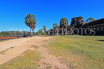 CAMBODIA, Siem Reap, Angkor Wat, temple complex, and tourists, CAM550JPL