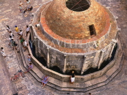 CROATIA, Dubrovnik, Old Town, Onofrio's large fountain, CRO368JPL